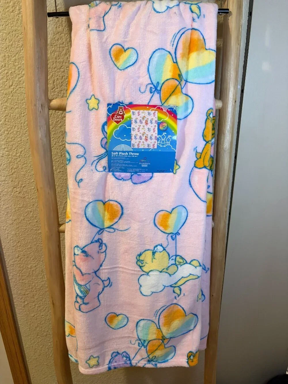 Care Bears Plush Throw Blanket Rainbow Hearts Balloons 50x70 NWT